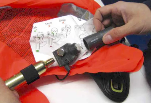 Spinlock-deckvest-service-center
