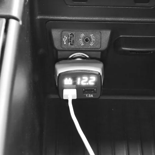 Navyline, USB Ladeadapter 12 V - USB mit Batterie Überwachung